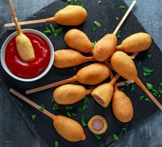 Corn dogs i Danmark - Sådan laver man corn dogs